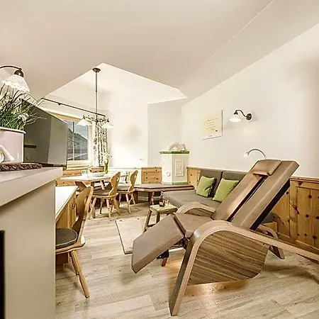 Wohlfuehl Ferien-heim 4 Sterne 酒店 齐勒河谷采尔